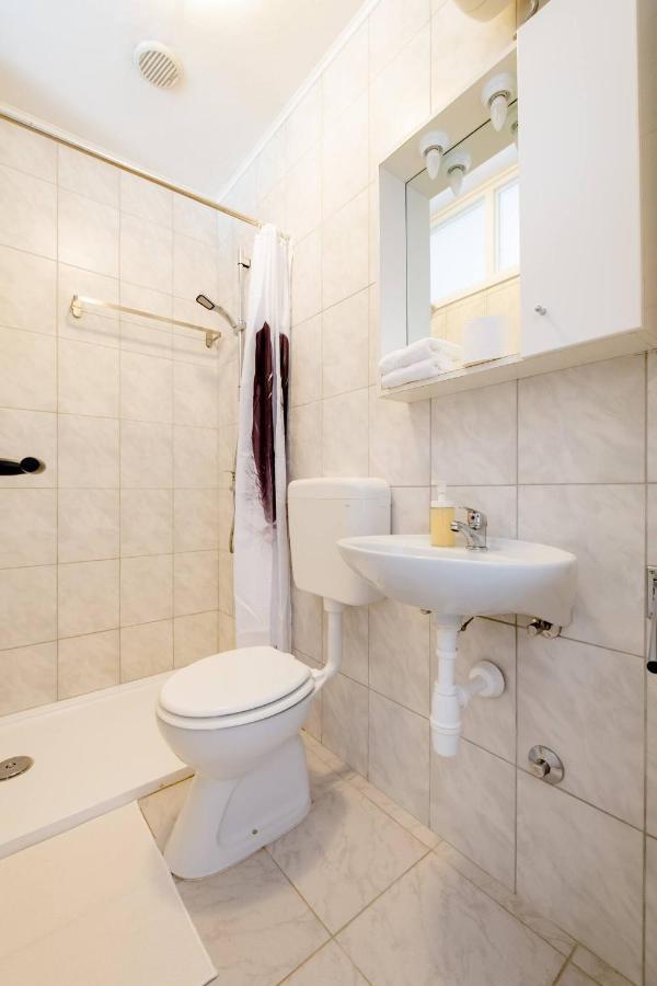 Guest House Vuljan Хвар Екстериор снимка