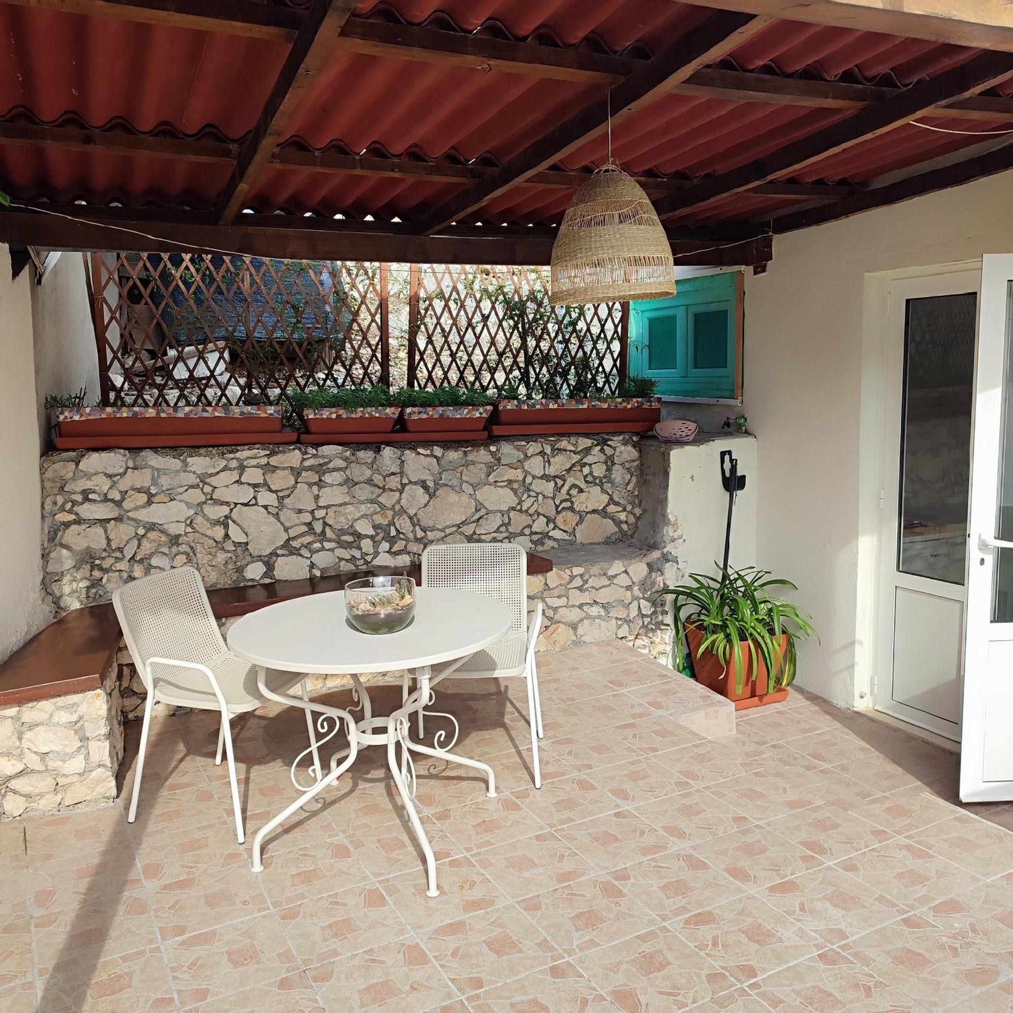 Guest House Vuljan Хвар Екстериор снимка
